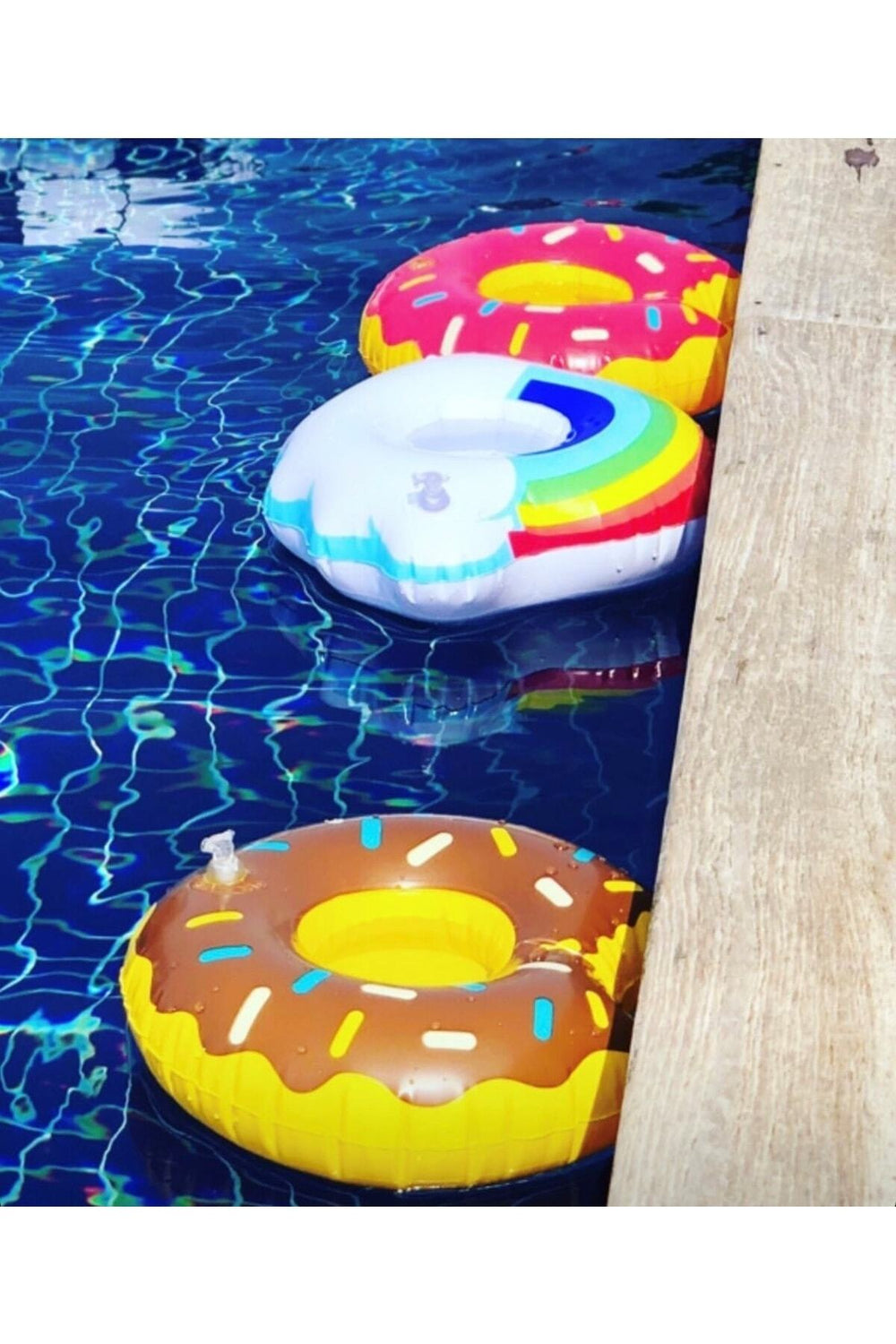JUICYSHOPPER Donut Şeklinde Şişme Bardak Tutucu - Fiyatı, Yorumları